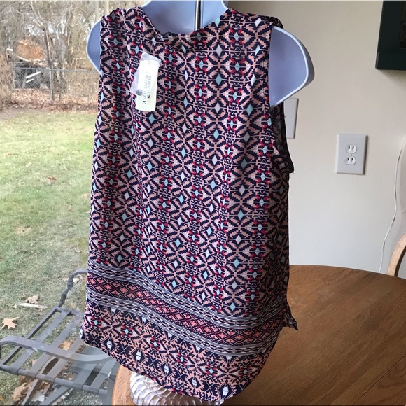 NWT Forever 21 Casual Medium Summer Tank Aztec Design Blue and Pink V-Neck - Picture 2 of 8